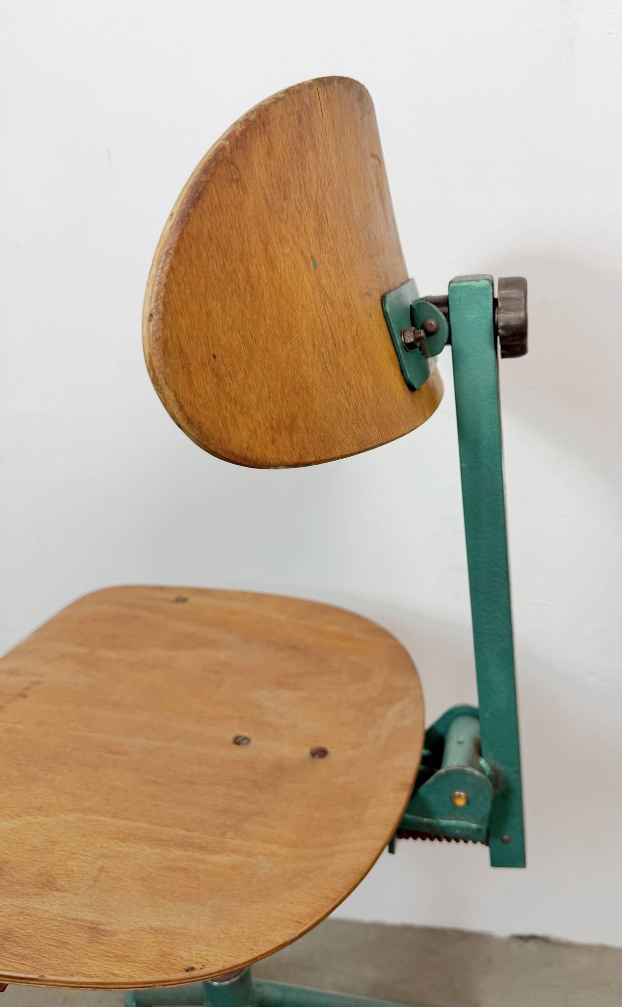Chaise d'atelier industrielle verte foncée, années 1950