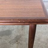 Scandinavian table with extensions