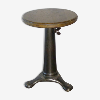 Tabouret en fonte Singer