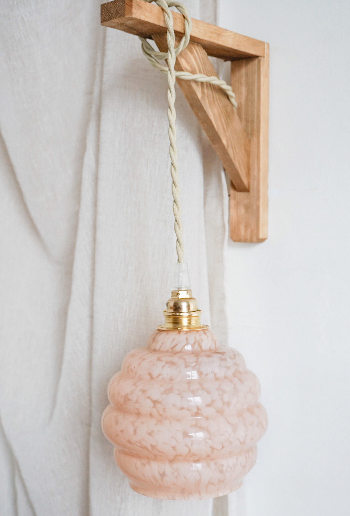 Suspension baladeuse verre de Clichy pink vintage