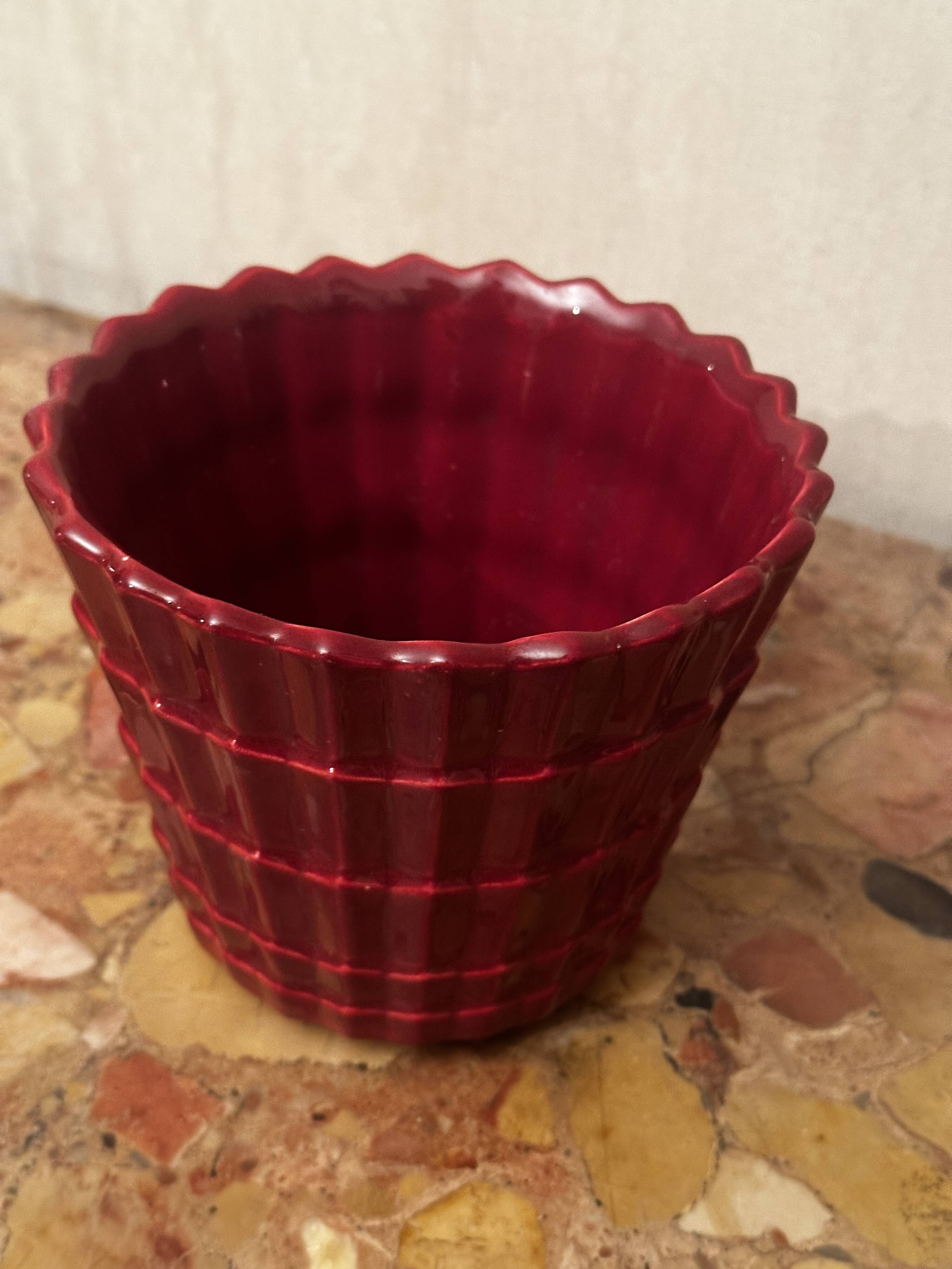 1950s Pleated Ceramic Cache Pot Bordeaux St-Clement H11/D14