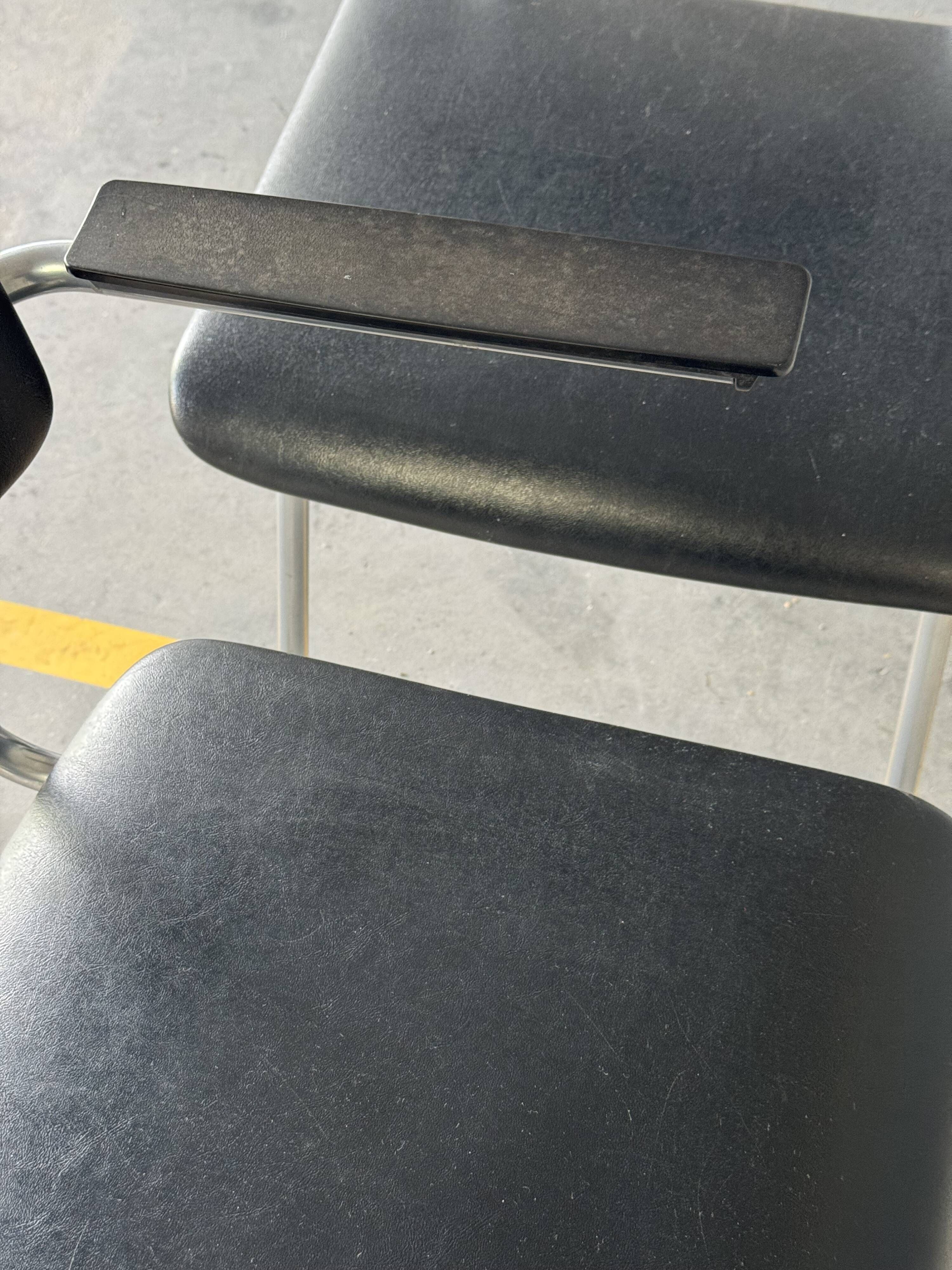Paire de chaises de salle à manger Gispen