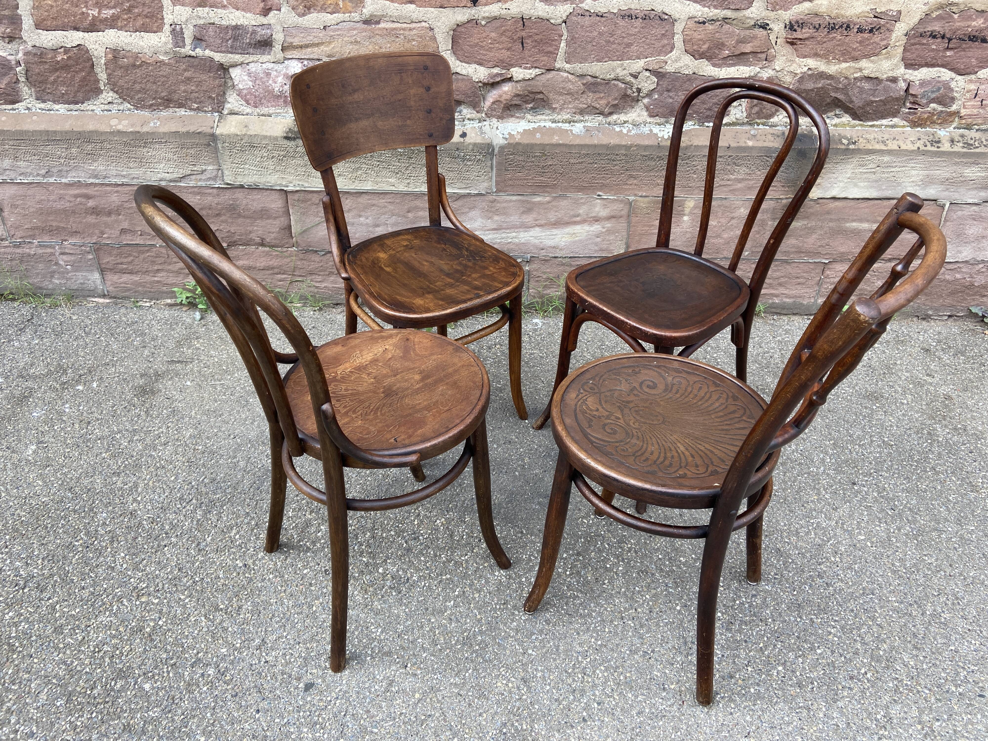 Lot de 4 chaises bistrot dépareillé bois courbé