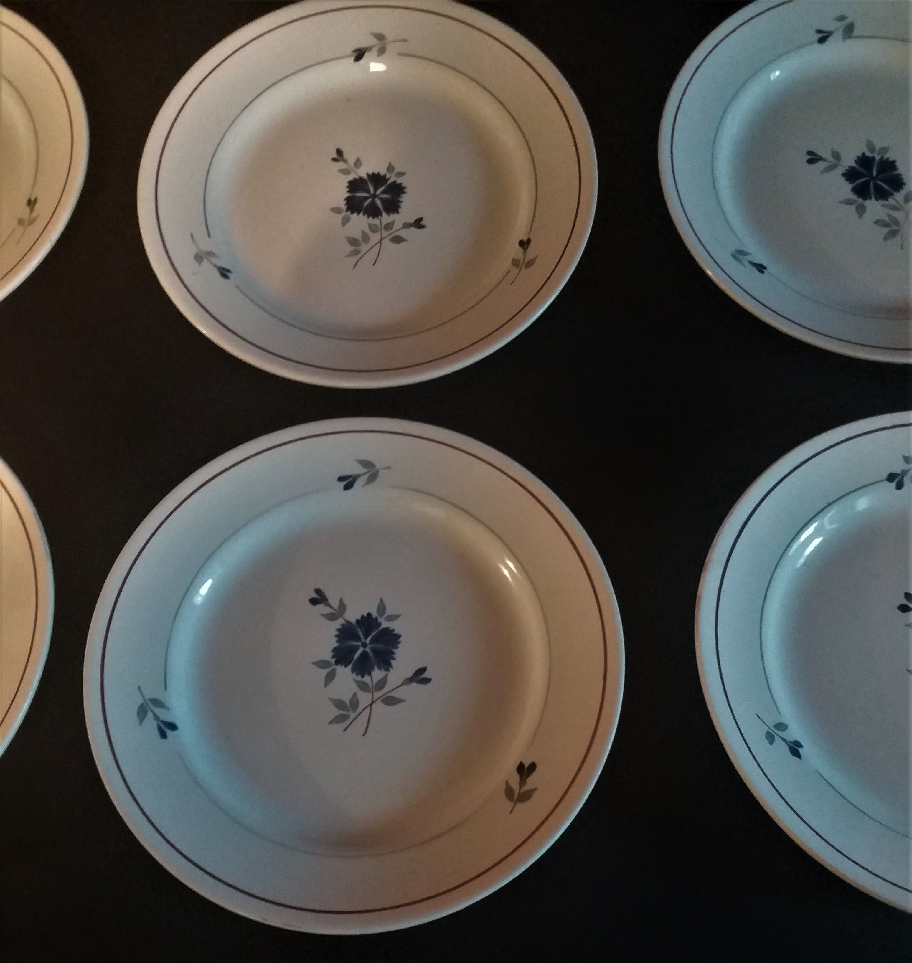 Series of six flat plates Moulin des loups Orchies model Prisca 50s