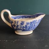 John Meir & Son sauceboat, c. 1870, ‘Willow Pattern’