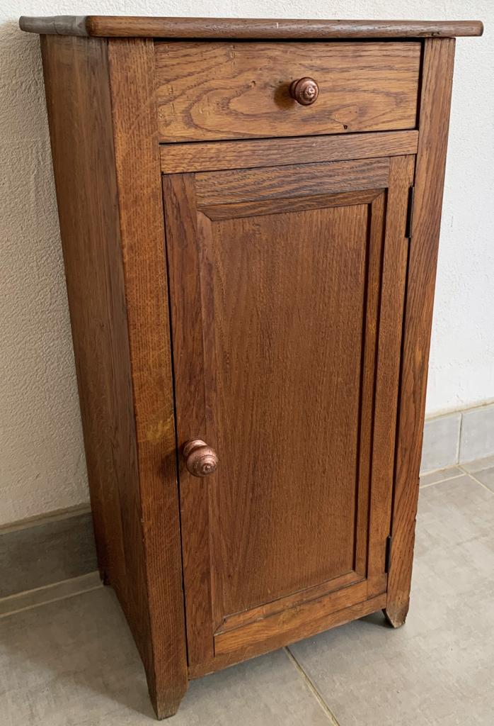 Small vintage wood confectioner