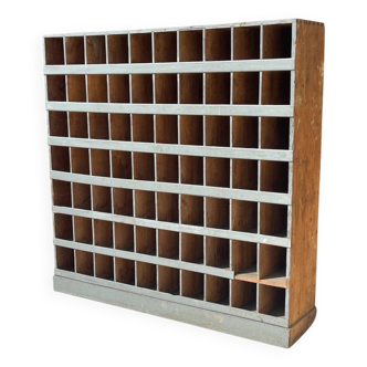 Meuble de métier à casiers / meuble d’atelier