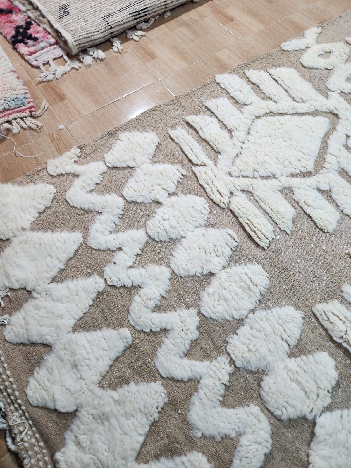 Berber rug with natural geometric patterns 3*2m
