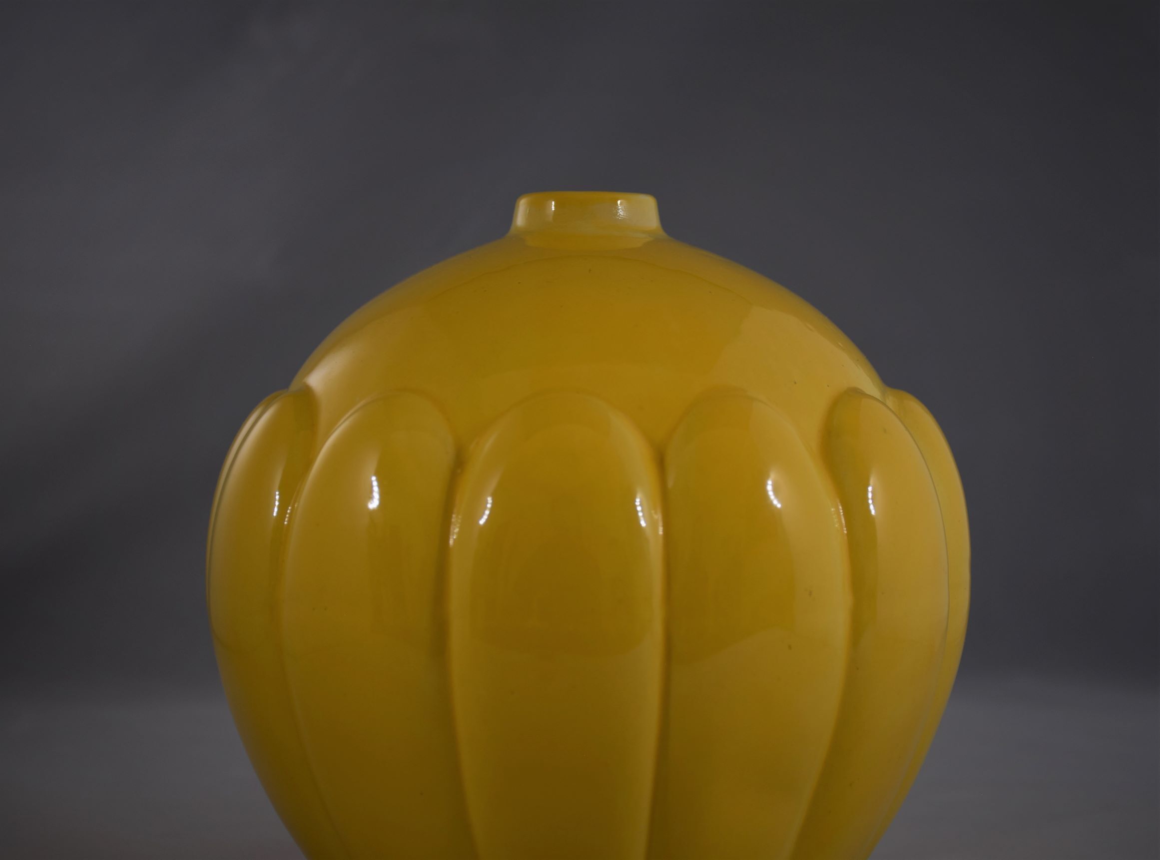 Saint Clement yellow ball vase