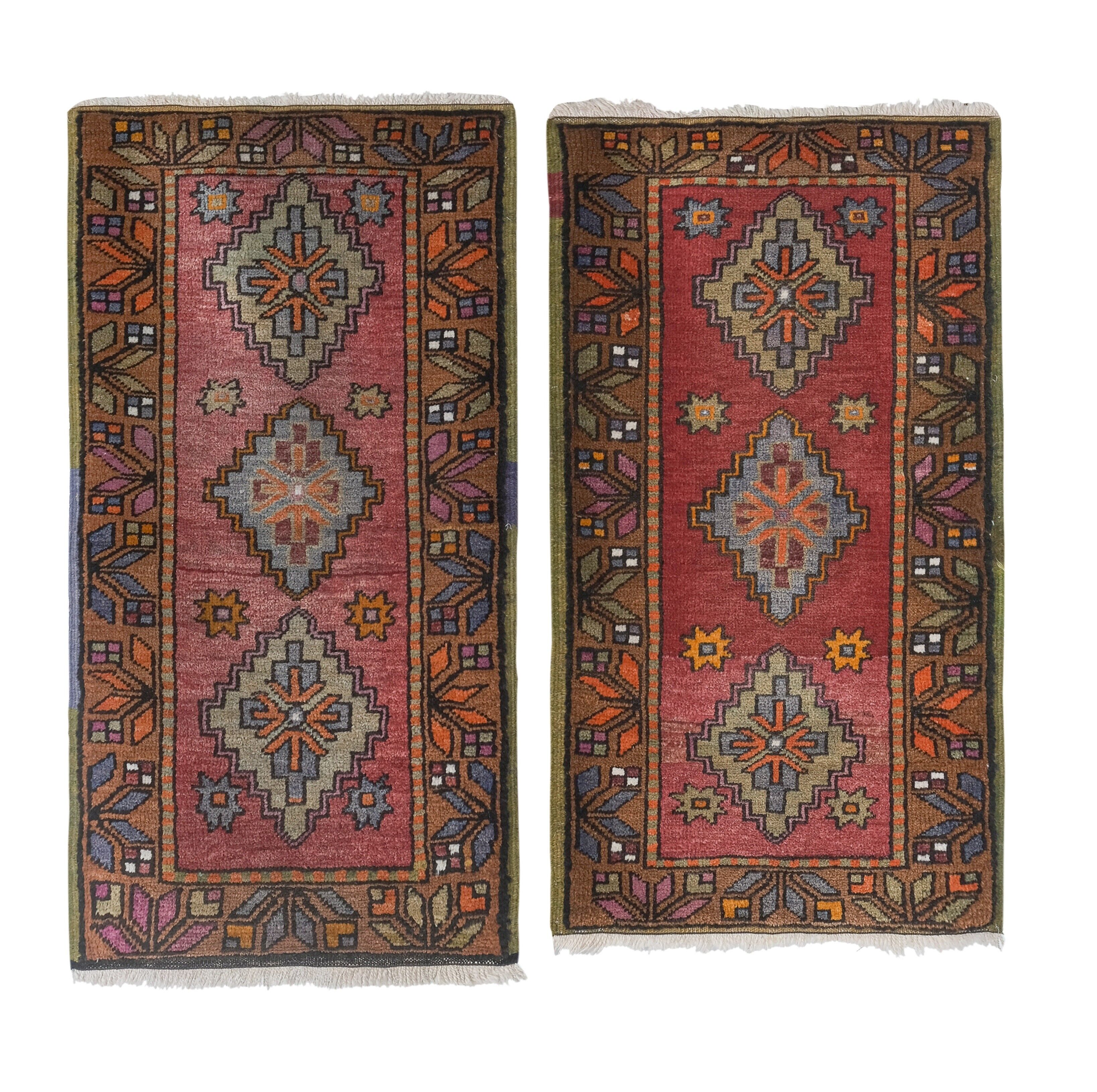 Vintage Turkish rug from Oushak, hand woven55x106 58x103 cm