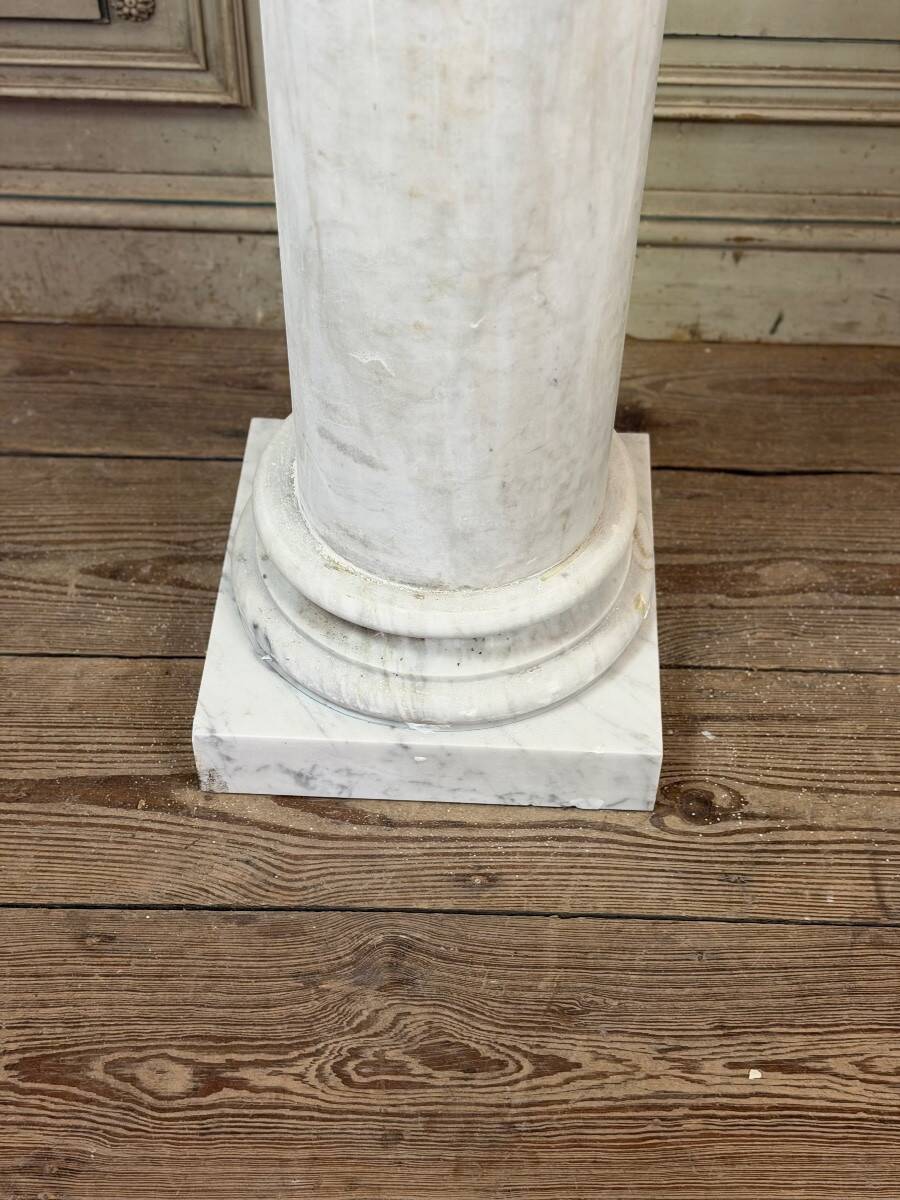 Pair of Carrara marble columns, 214 cm high, circa 1880