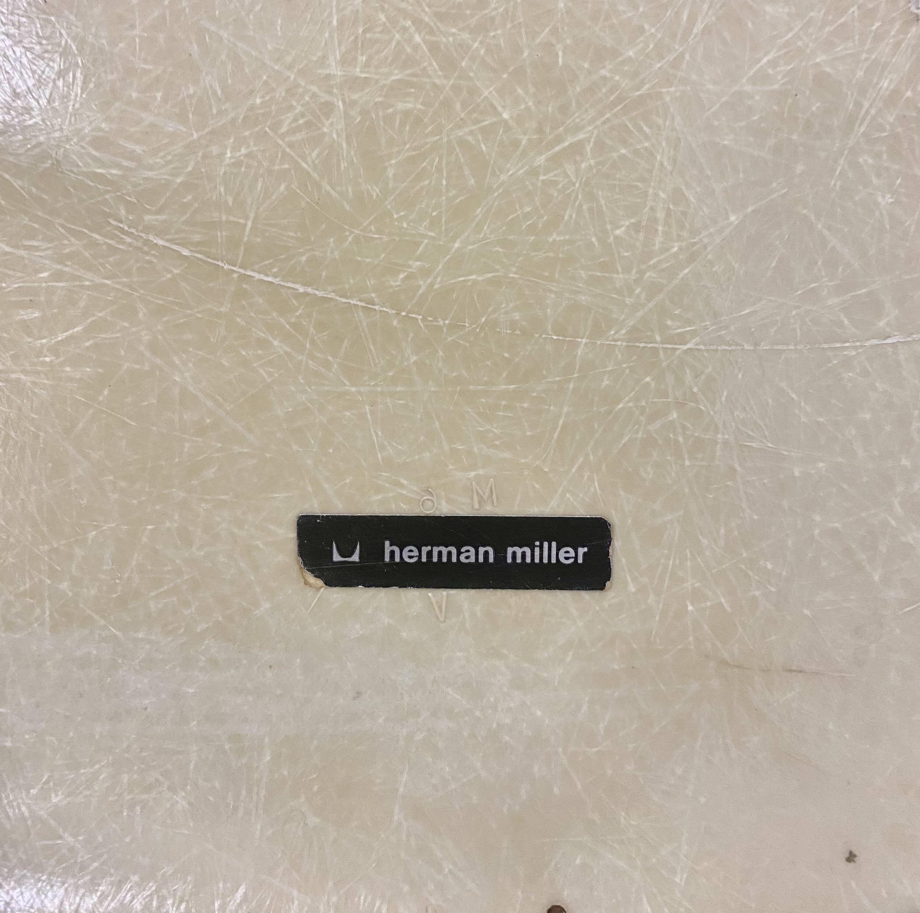 Set of 4 DSW Eames chairs – Herman Miller (1952)