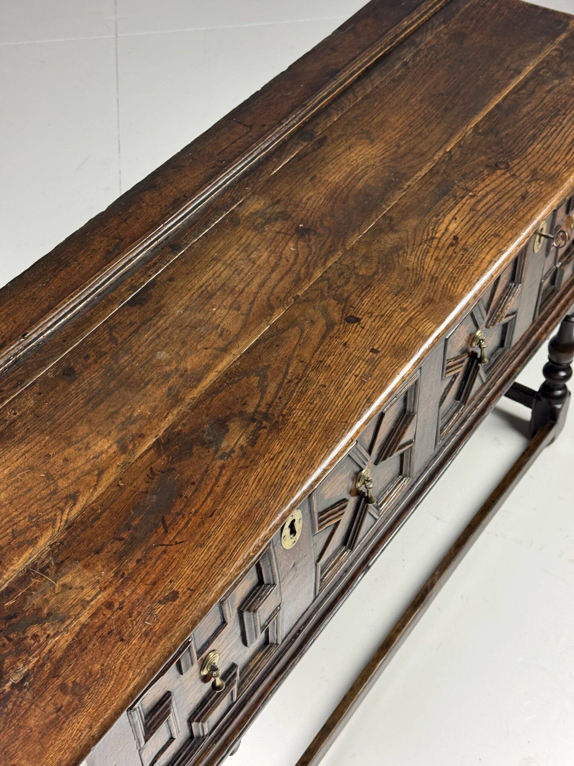 English dresser 17th century