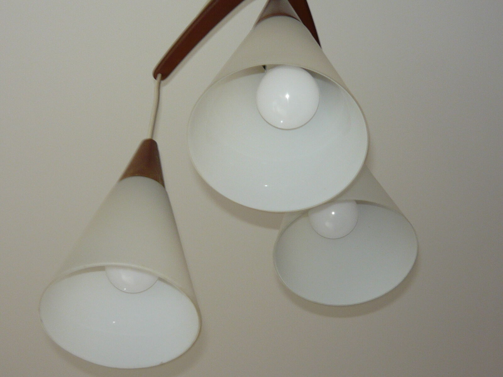 Suspension boomerang Louis Kalff years 60