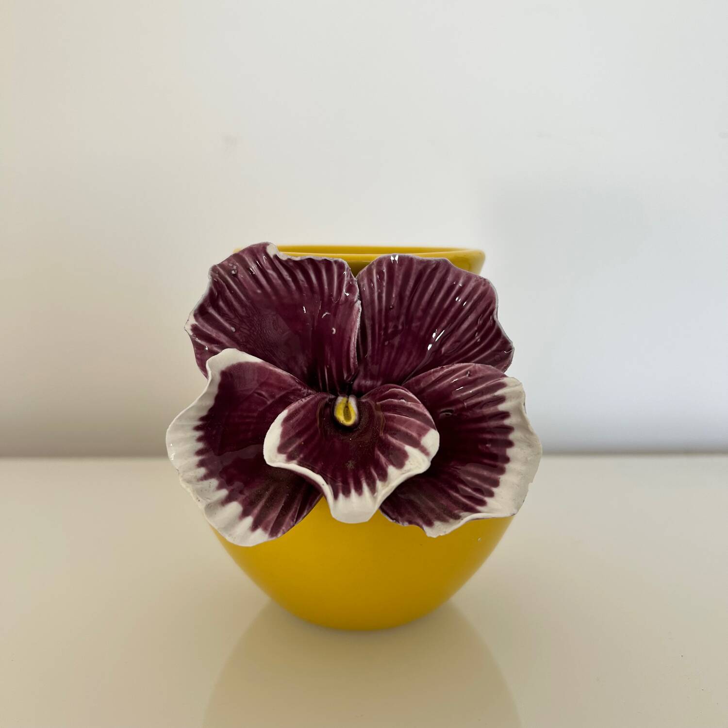 Sludge pottery vase