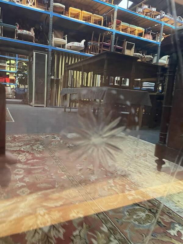 Paire de vitrine à suspendre Art Nouveau en frêne