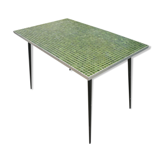 Dining table with feet black