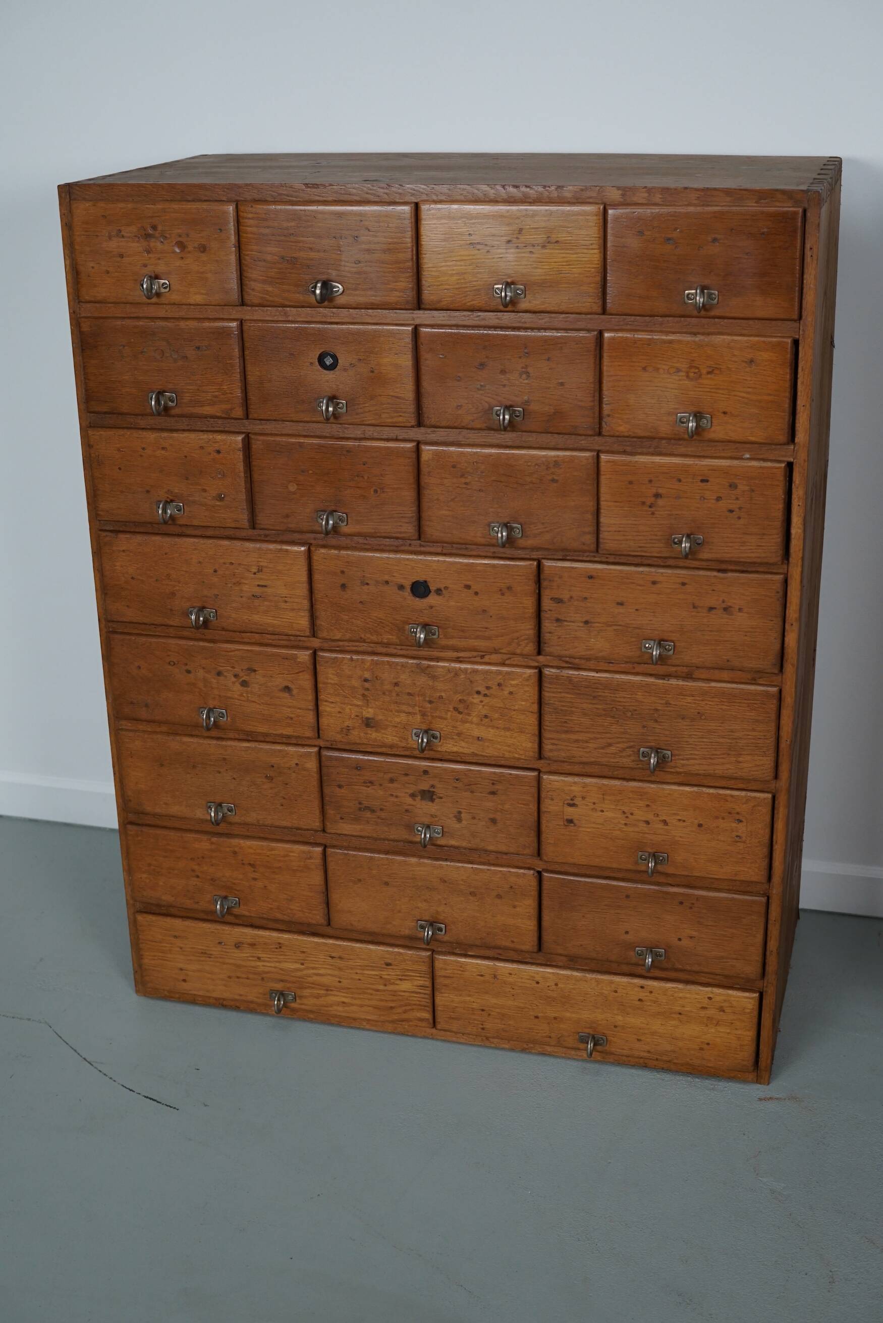 Armoire d'apothicaire vintage allemande en pin et chêne, années 1950