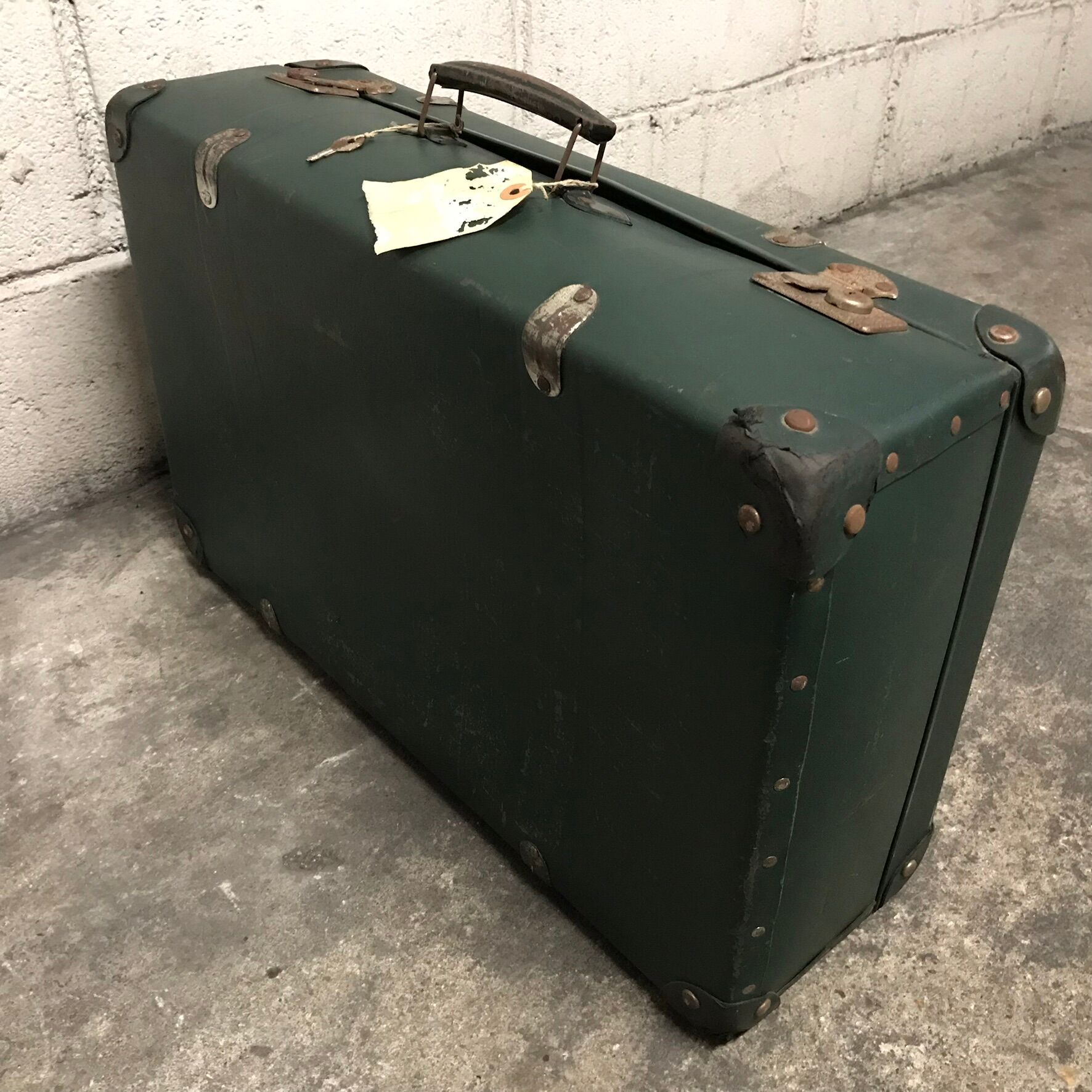 Vintage green case in vulcanized fiber