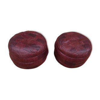 Paire de poufs vintage en patchwork de cuir bordeaux, 1970