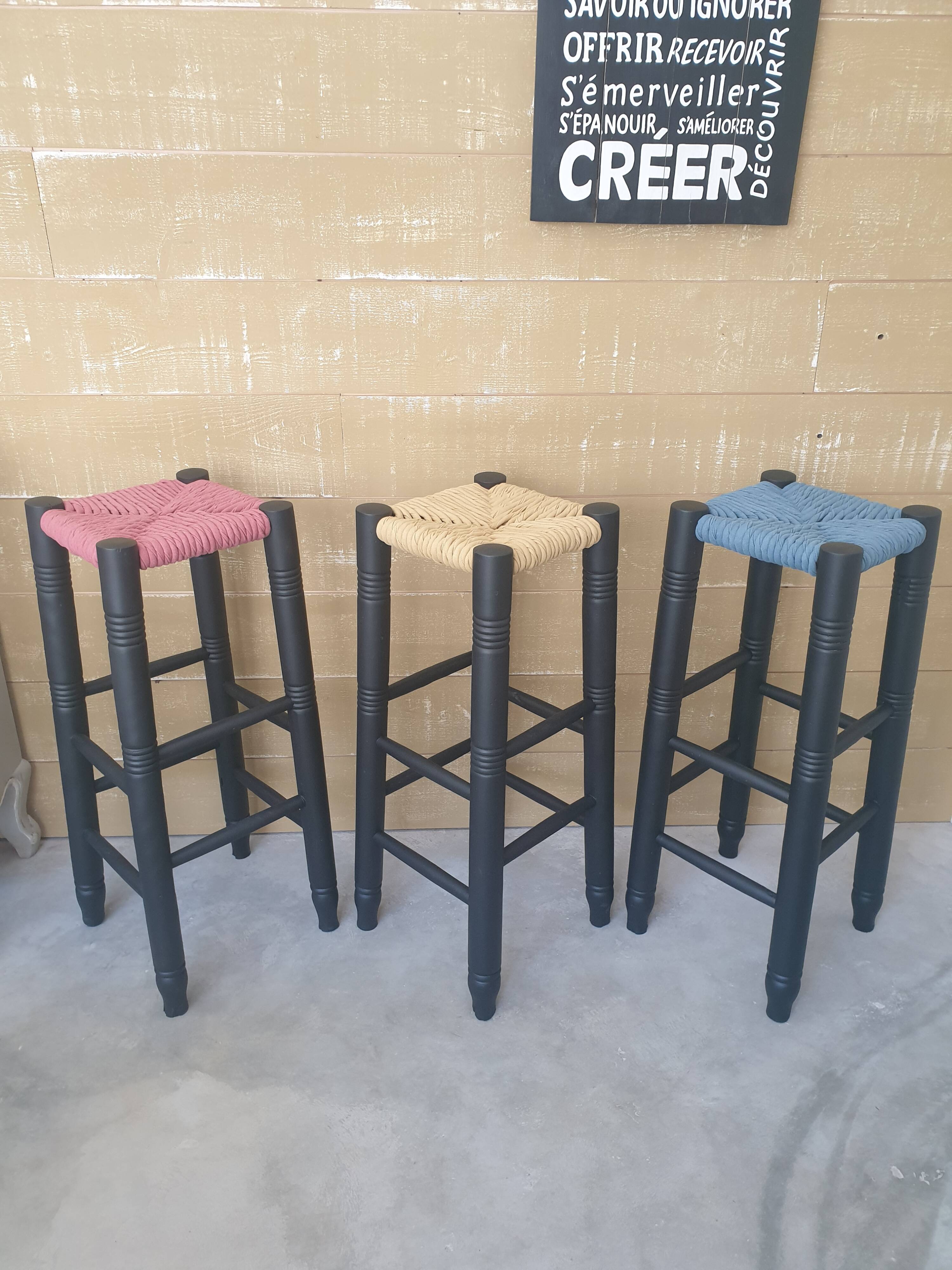 Set of three bar stools