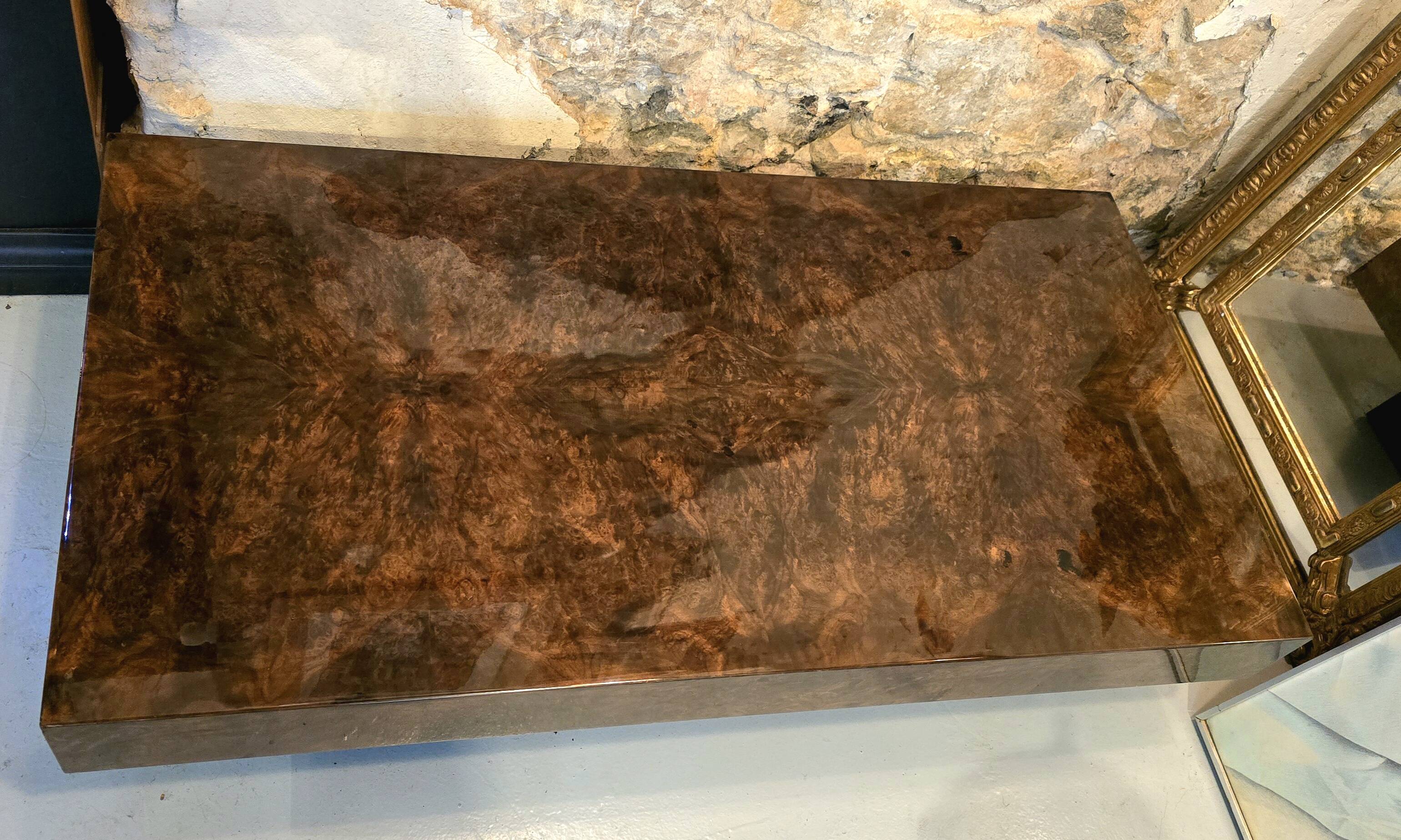 Coffee table in elm burl veneer attributed to Willy Rizzo - 1970