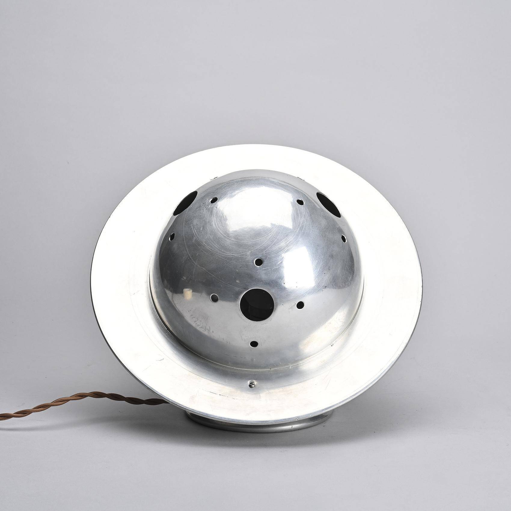 Lampe de table moderniste en aluminium, France, vers 1930