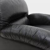 Sormani black leather vintage armchairs 1970s