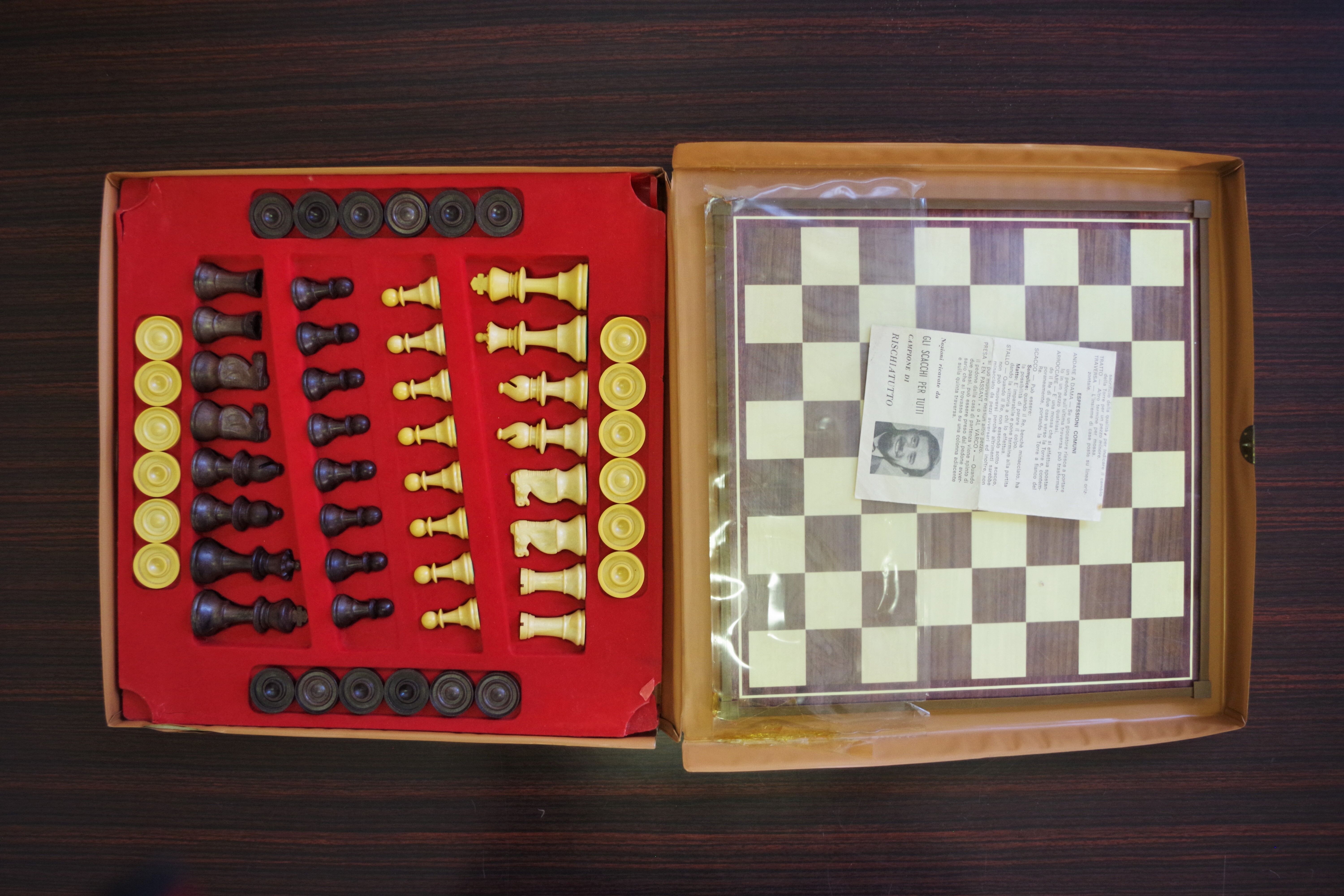 Made in Italy chessboard of the 1970s