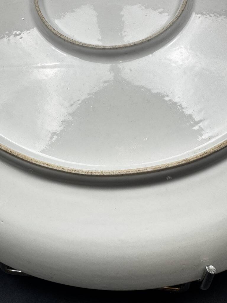 Decorative dish in Limoges porcelain, hand-painted decoration – late 19th century