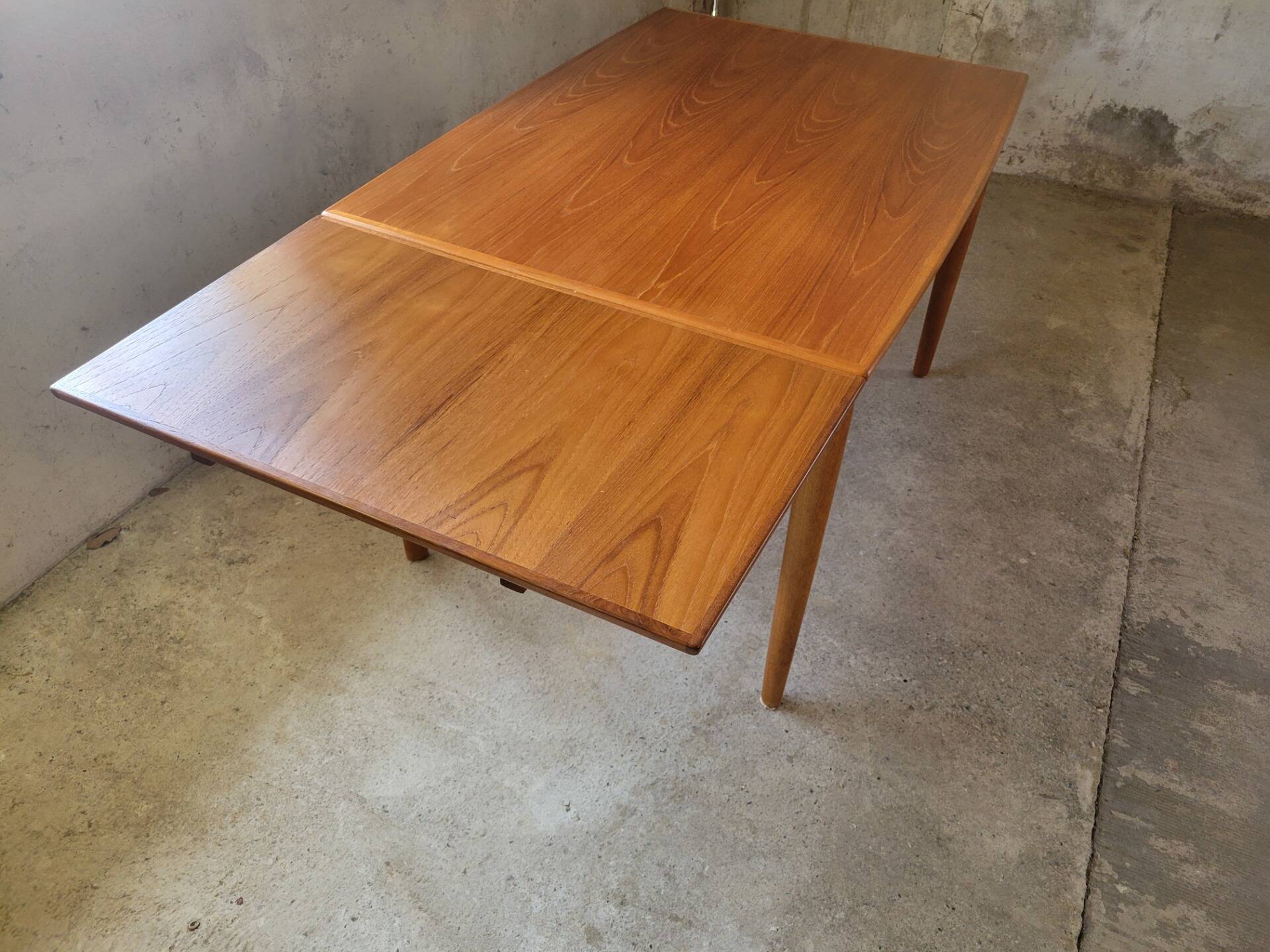 Table à manger extensible en teck par Grete Jalk pour Glostrup