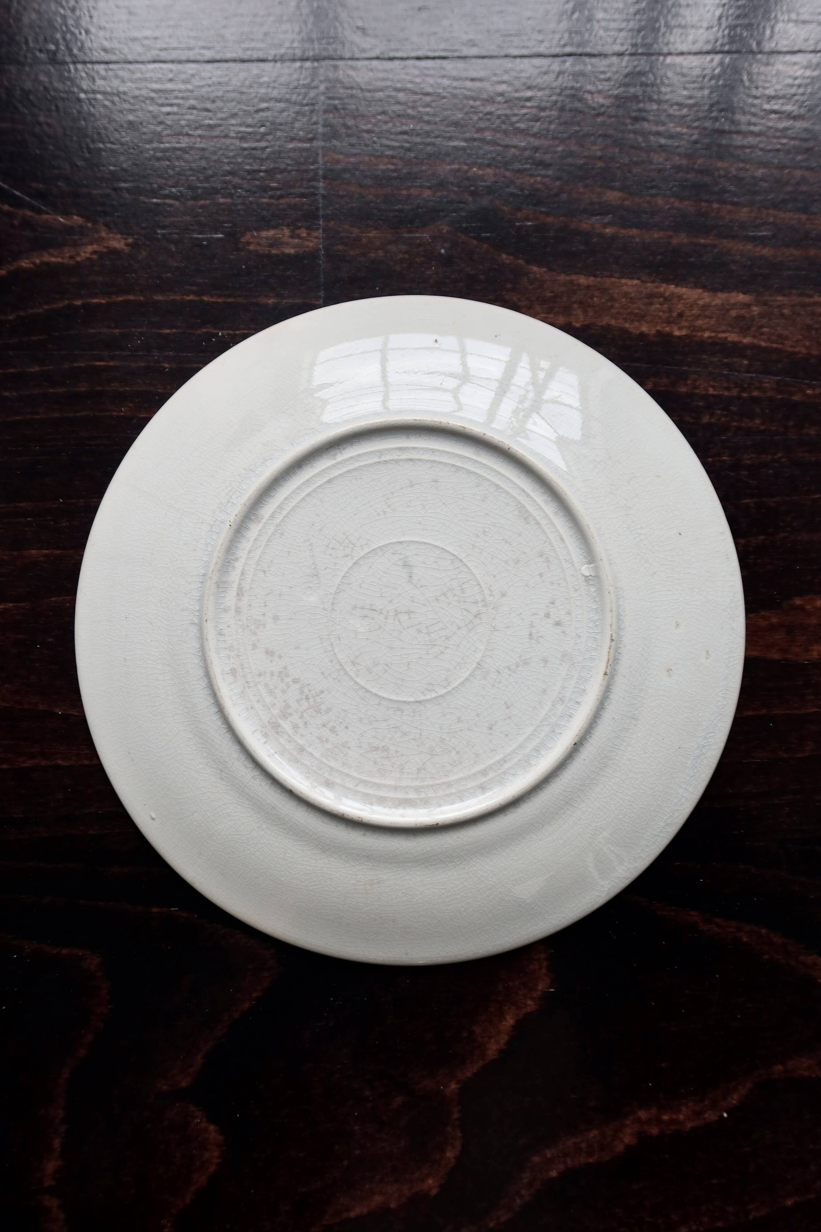 Onnaing ironstone dessert plate "Fleurs Jetées" brown