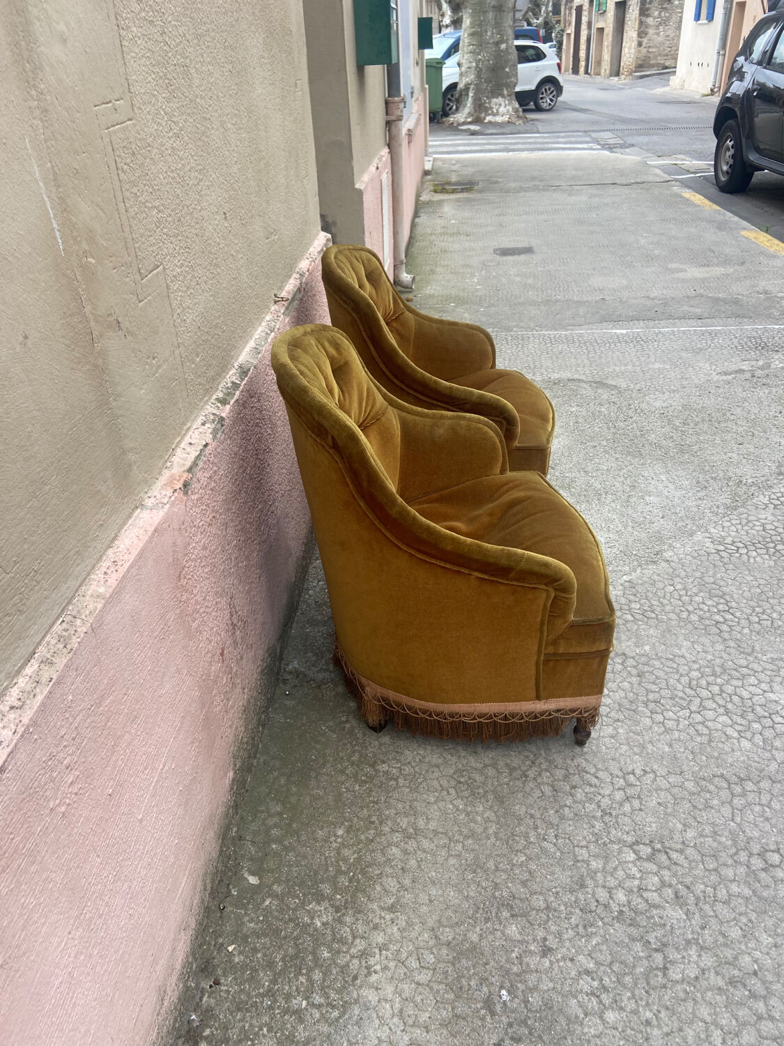 Pair of vintage toad chairs