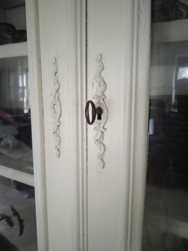 buffet / sideboard / bookcase