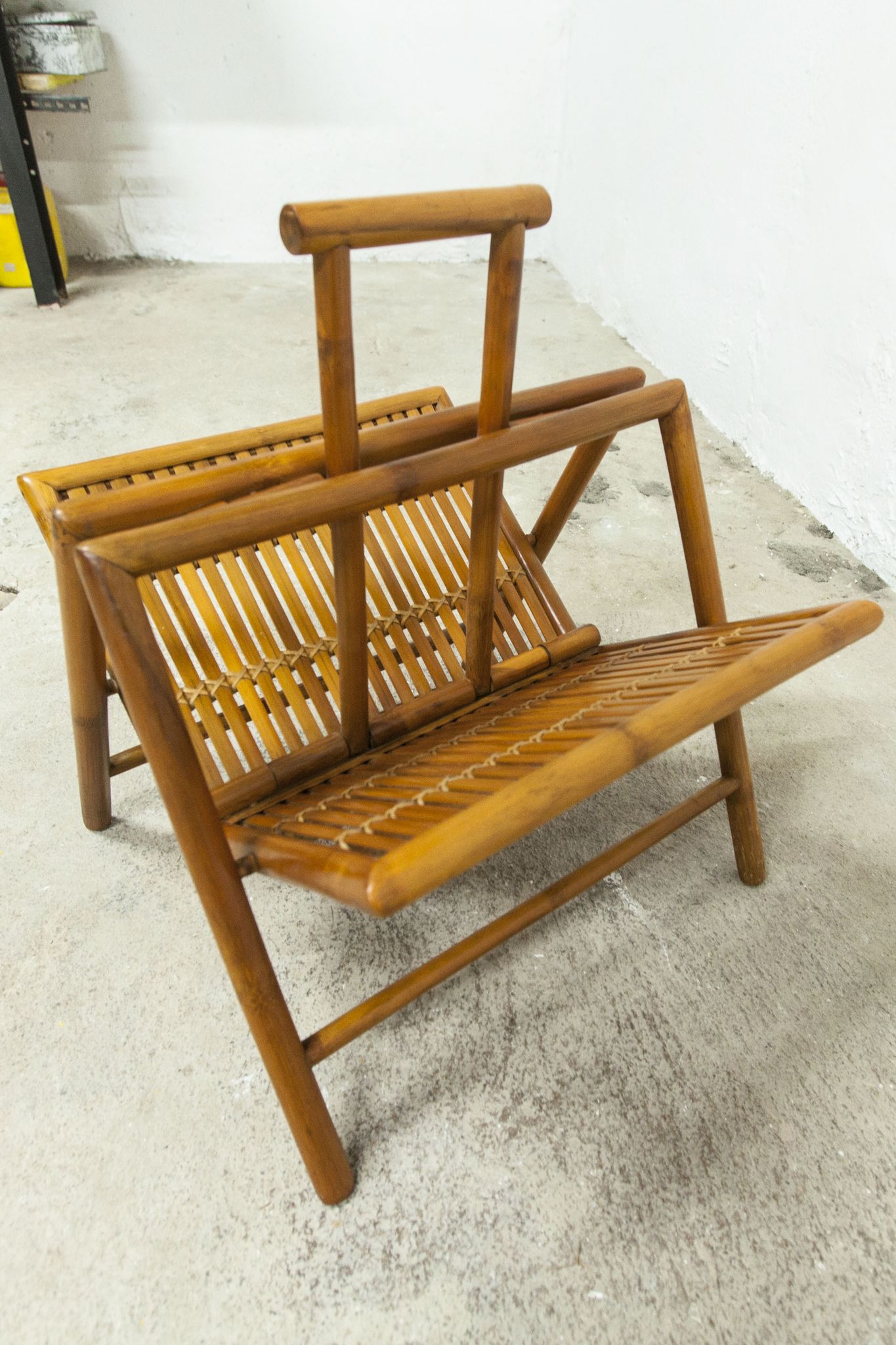 Porte revue en bambou pliable 1960