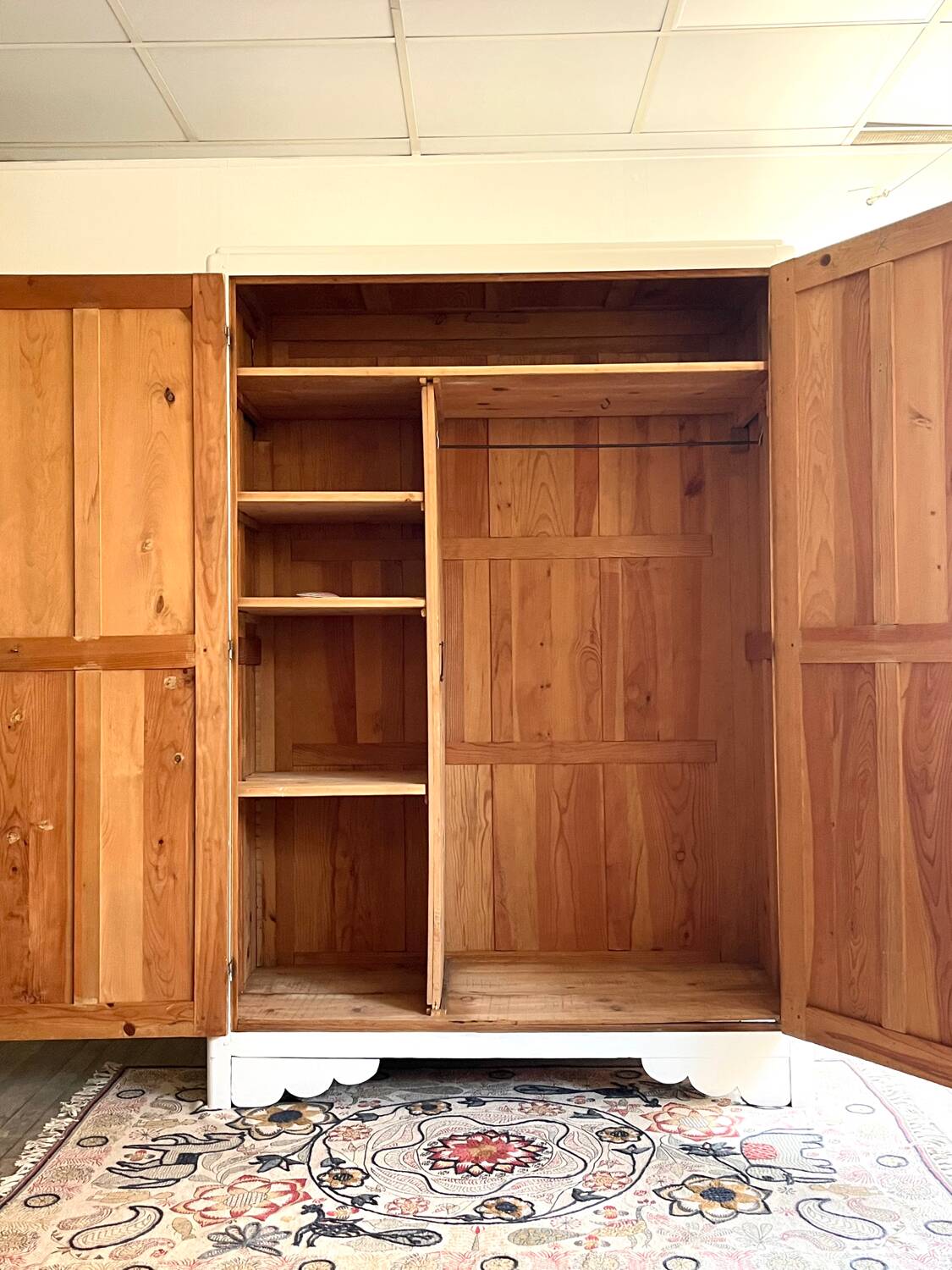 Parisian wardrobe made of solid wood