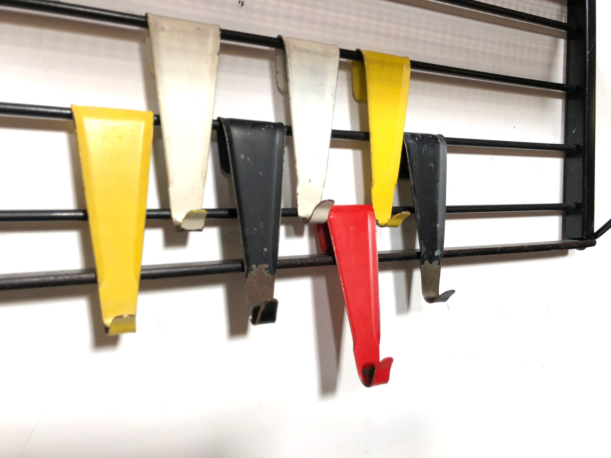 Coatrack Pilastro Nutbar by Tjerk Reijenga design Nederland