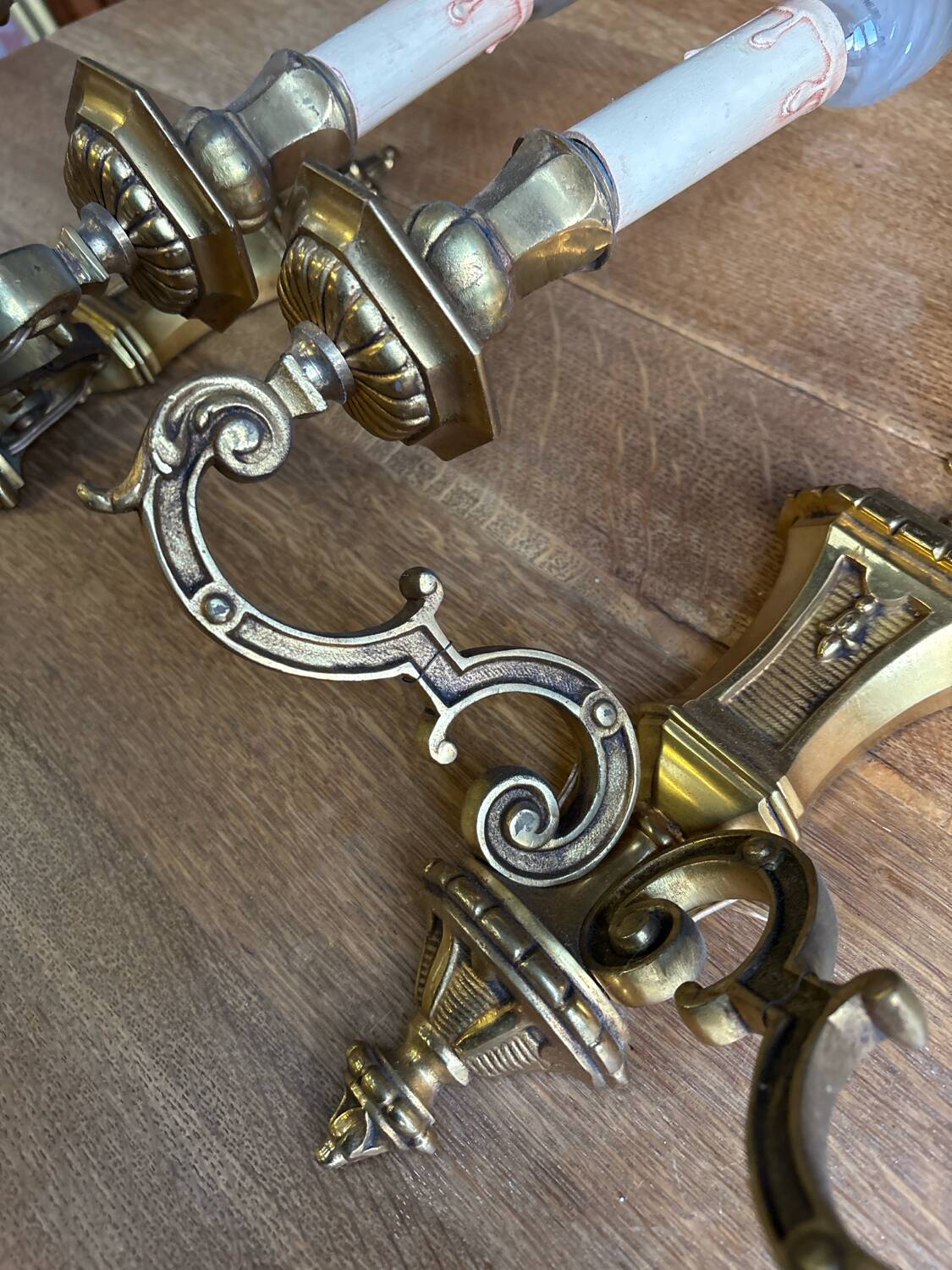 2 antique bronze wall sconces – Louis XVI style – 2 light arms