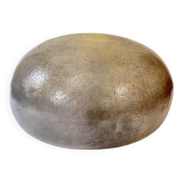 "Pebble" lamp in resin