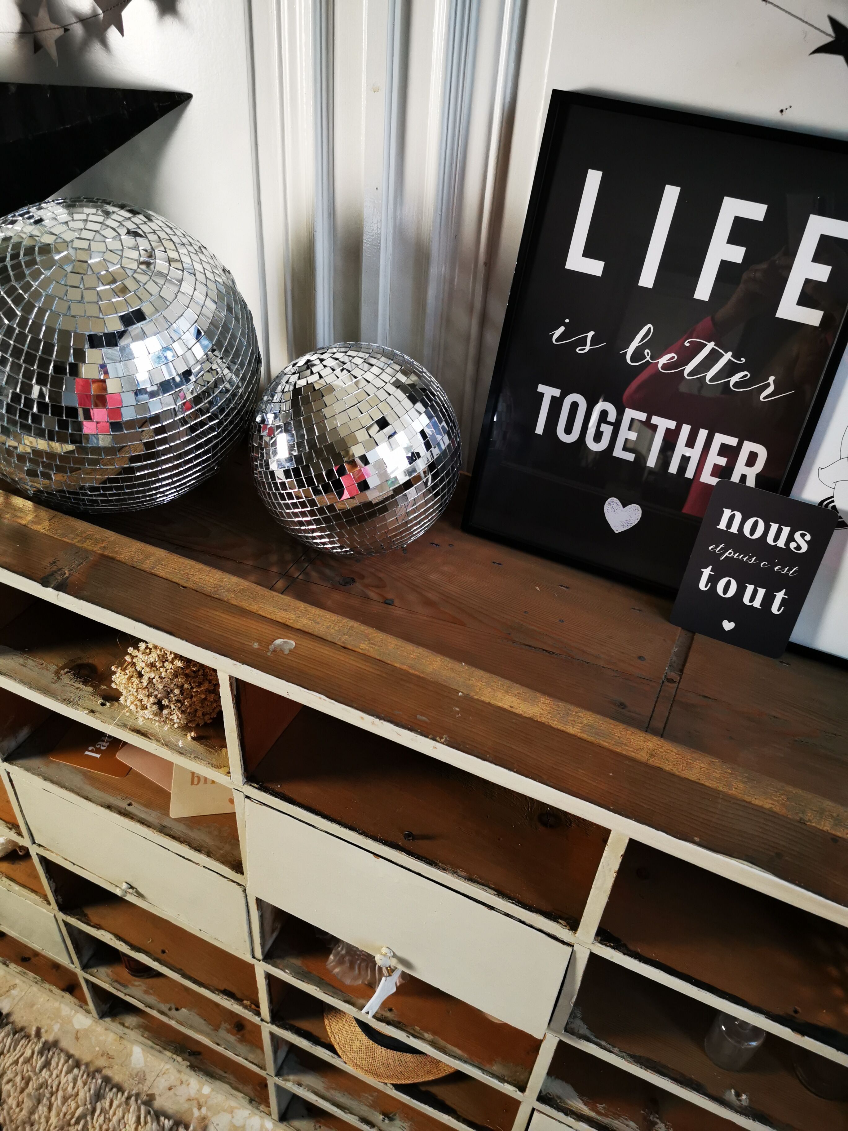 Former cabinet with lockers