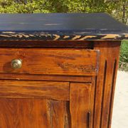 Ancien buffet parisien en pin