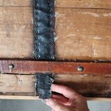 Grande malle en bois bombée