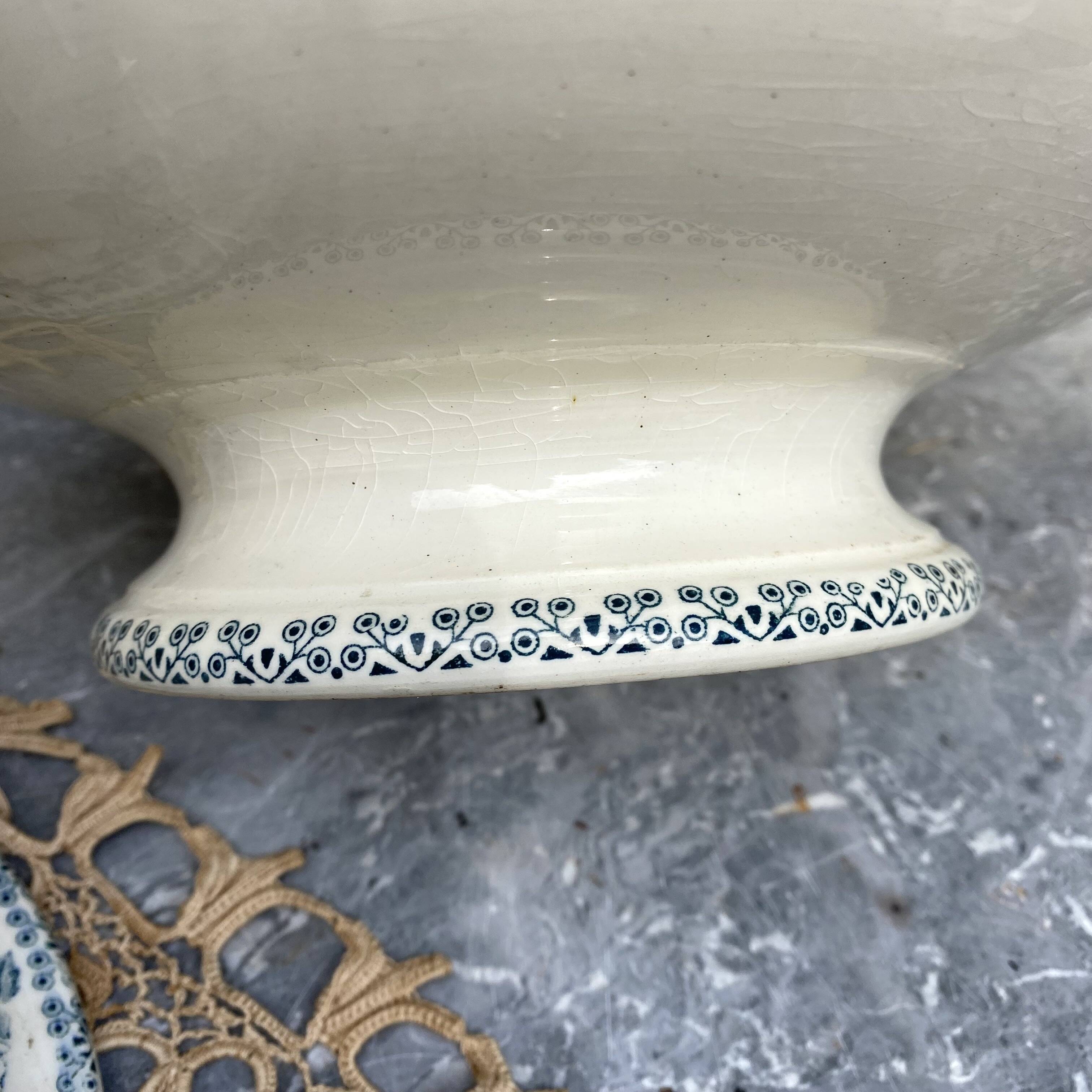 Earthenware soup tureen Ets Debray service Guadeloupe