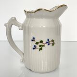 Pot à lait au décor de barbeaux