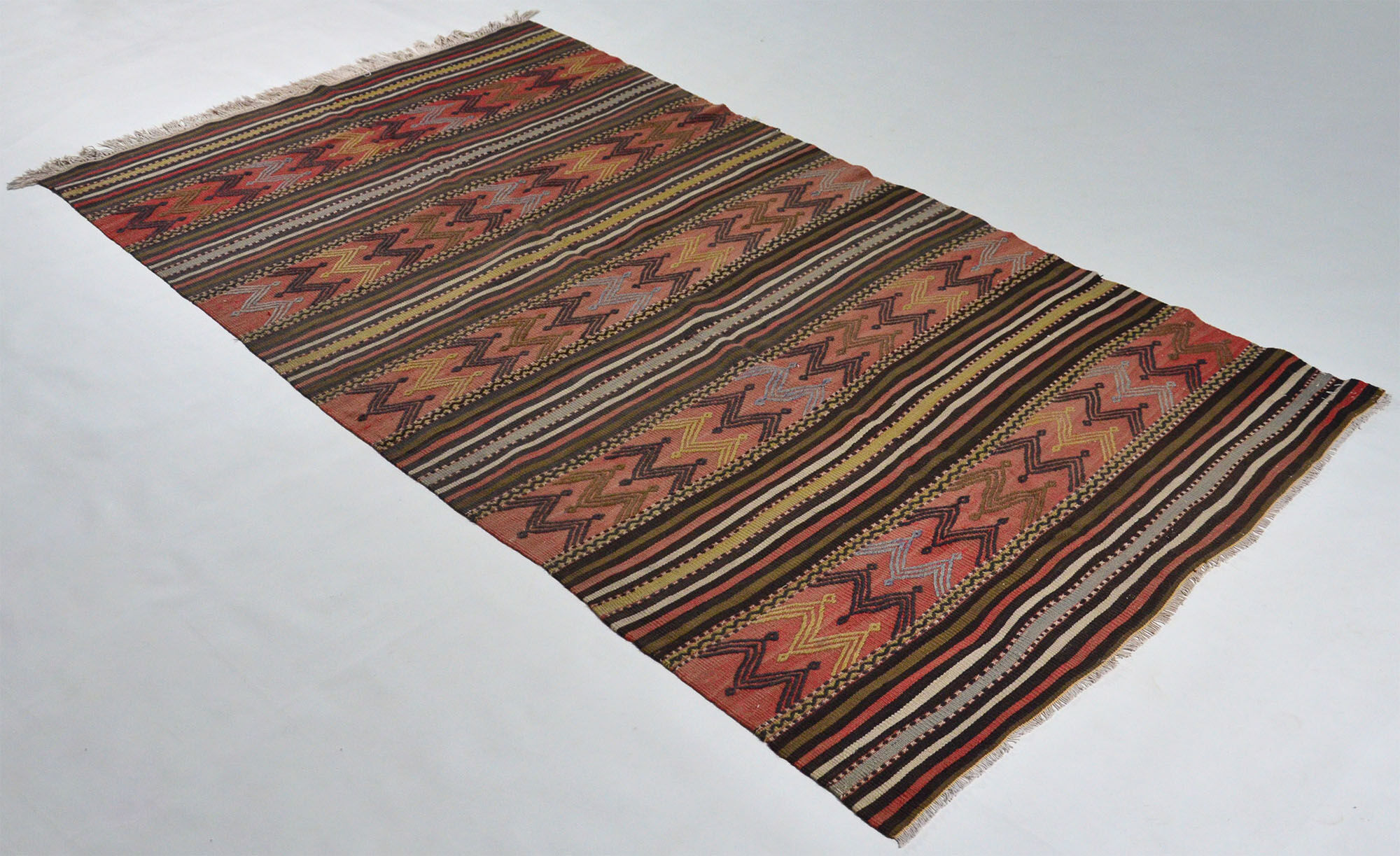 Anatolian handmade kilim rug 264 cm x 152 cm