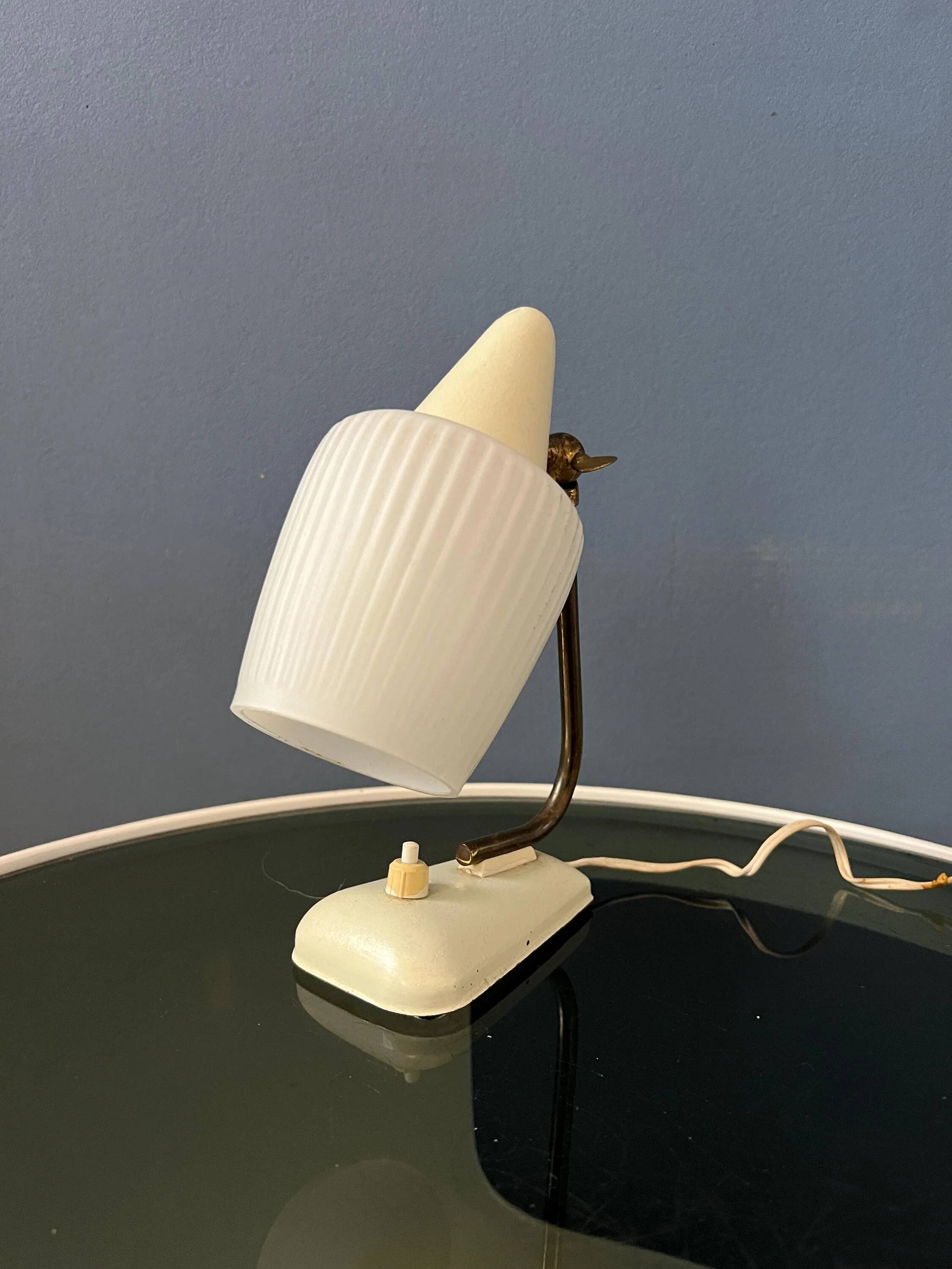 Lampe de bureau en verre opalin style Art déco Mid-Century