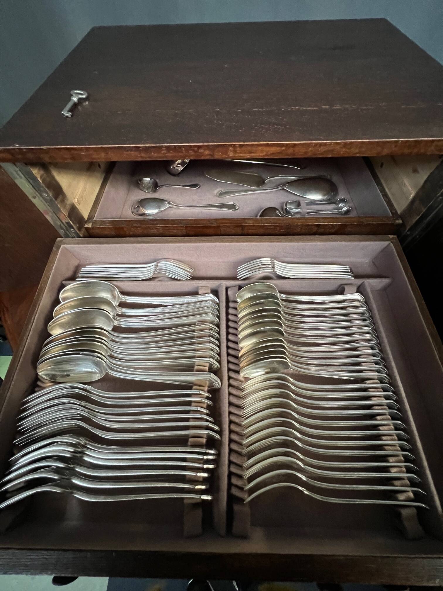 Wiskerman cutlery for 12 people - 127 pieces.