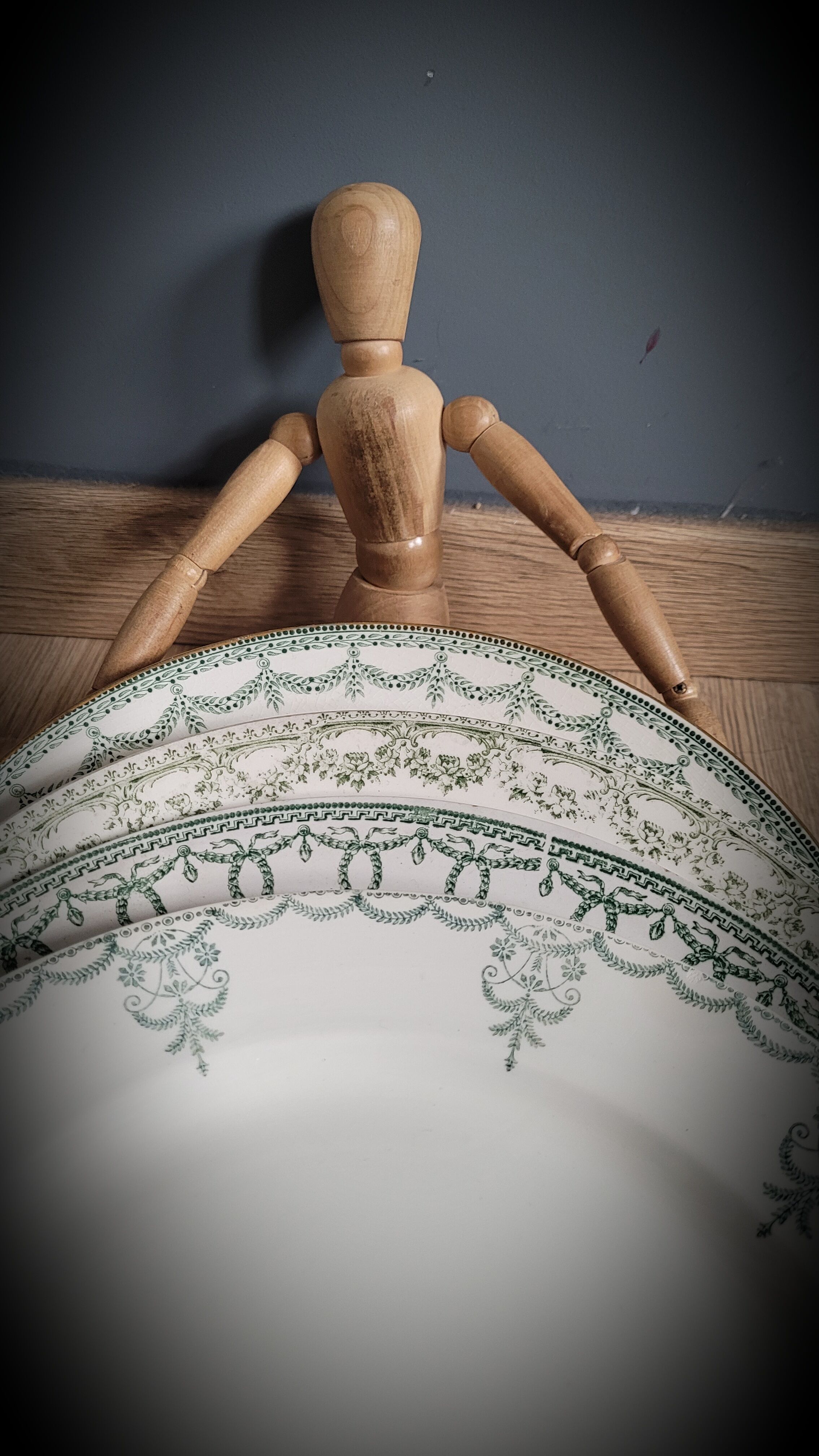 Set 4 green mismatched plates