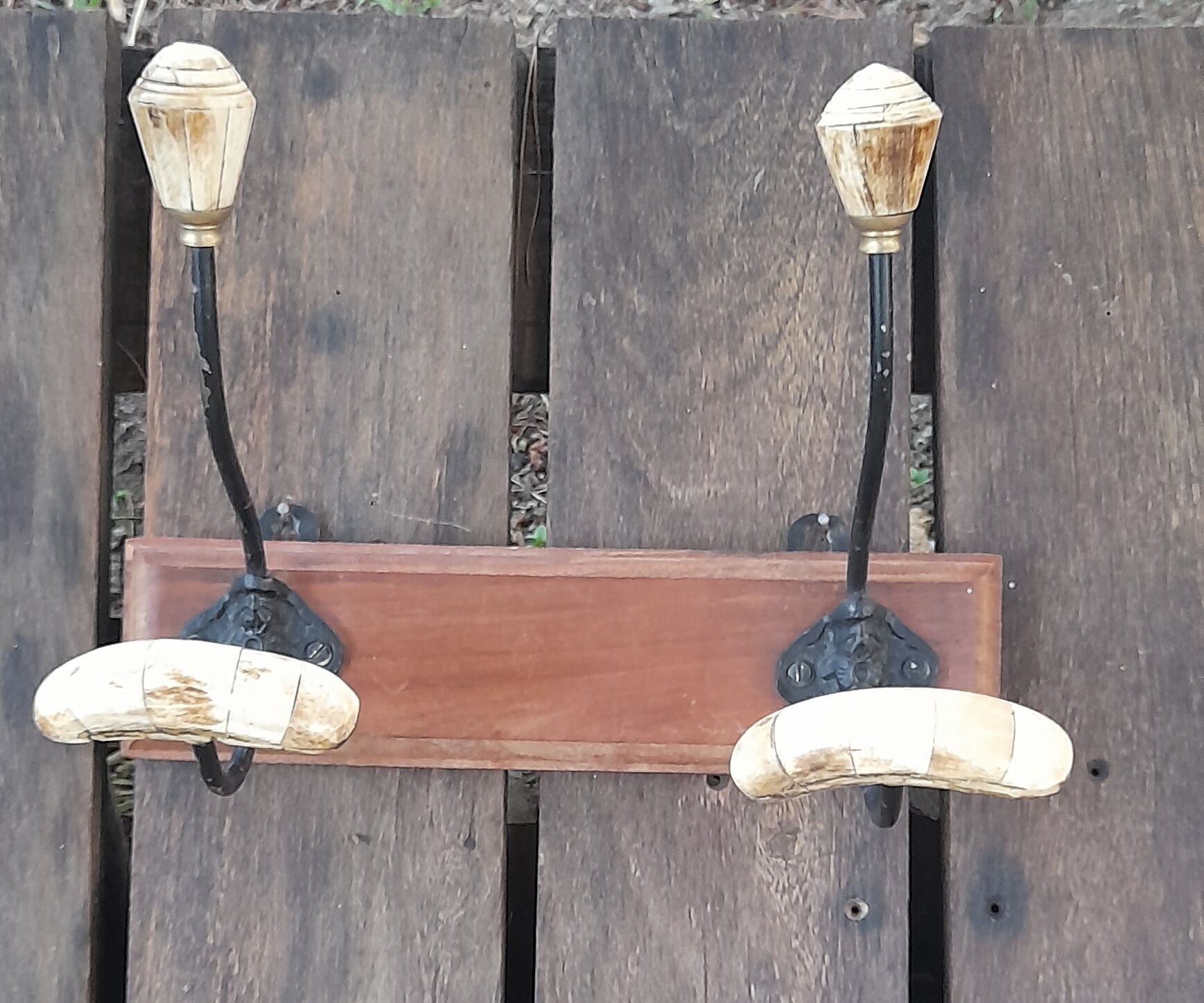 Wall cloakroom, patère 2 coat racks in carved bone, vintage and original