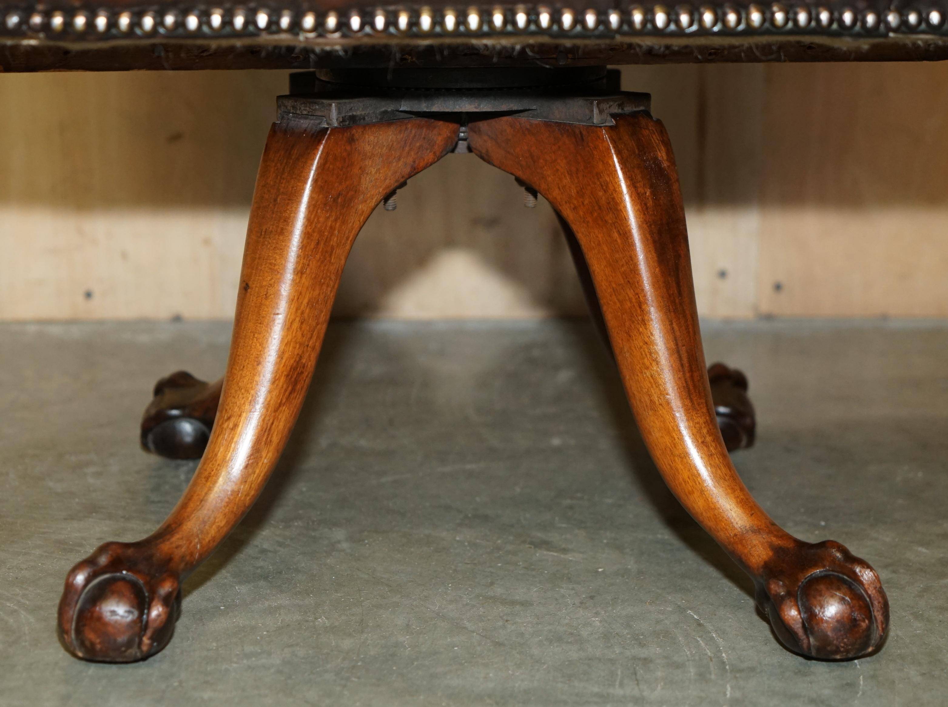 Fauteuil capitaine Chesterfield victorien restauré